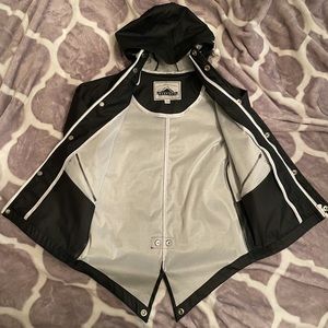 Children’s black raincoat sz 7/8